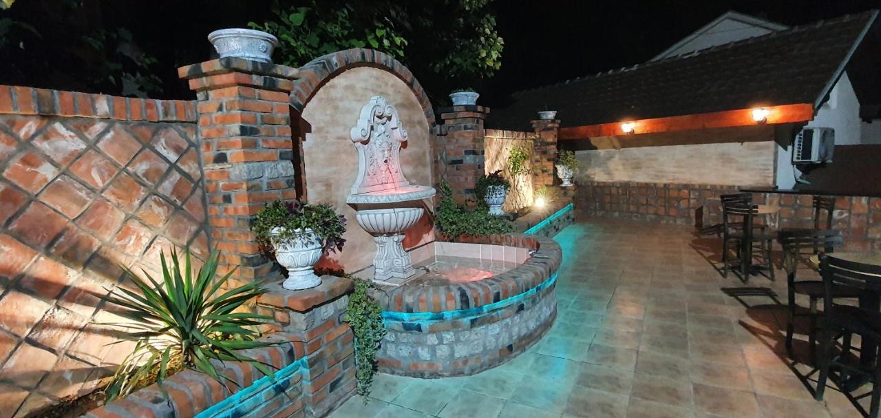 Castello Inn Smederevska Palanka Ngoại thất bức ảnh