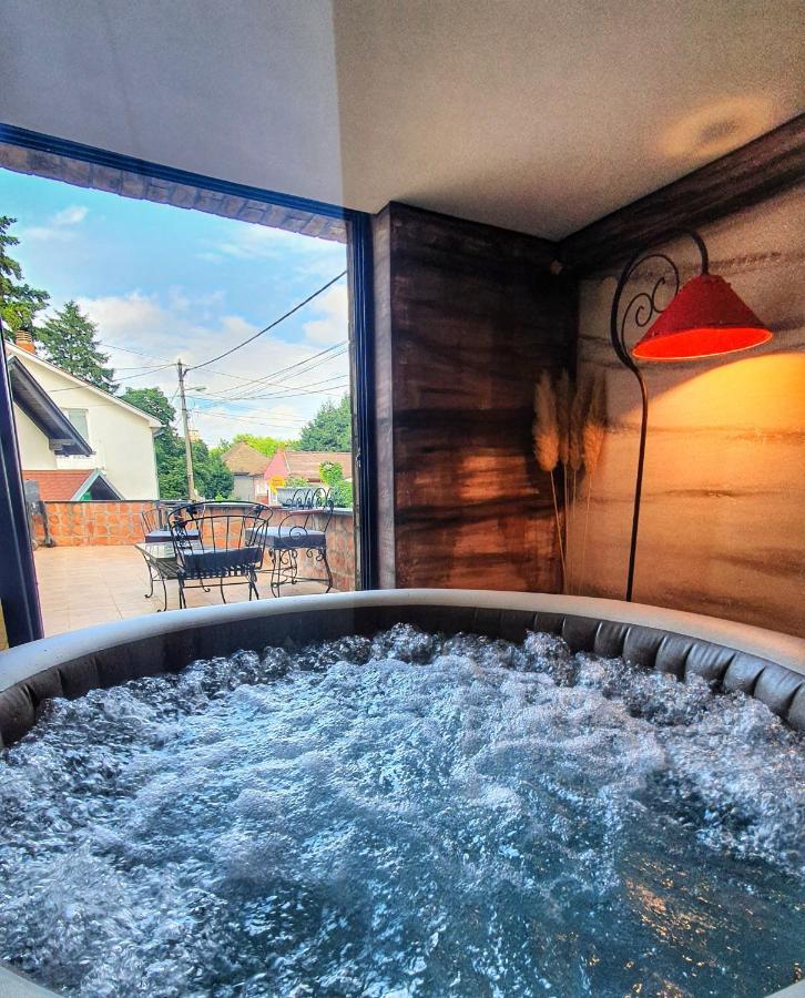 Castello Inn Smederevska Palanka Ngoại thất bức ảnh